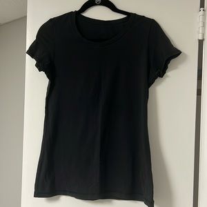 Women’s short sleeve scoop neck t shirt blk